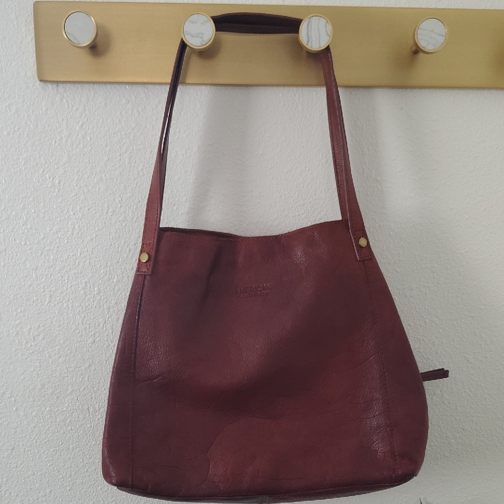Chic Tan Leather Shoulder Bag - Picture 5 of 13